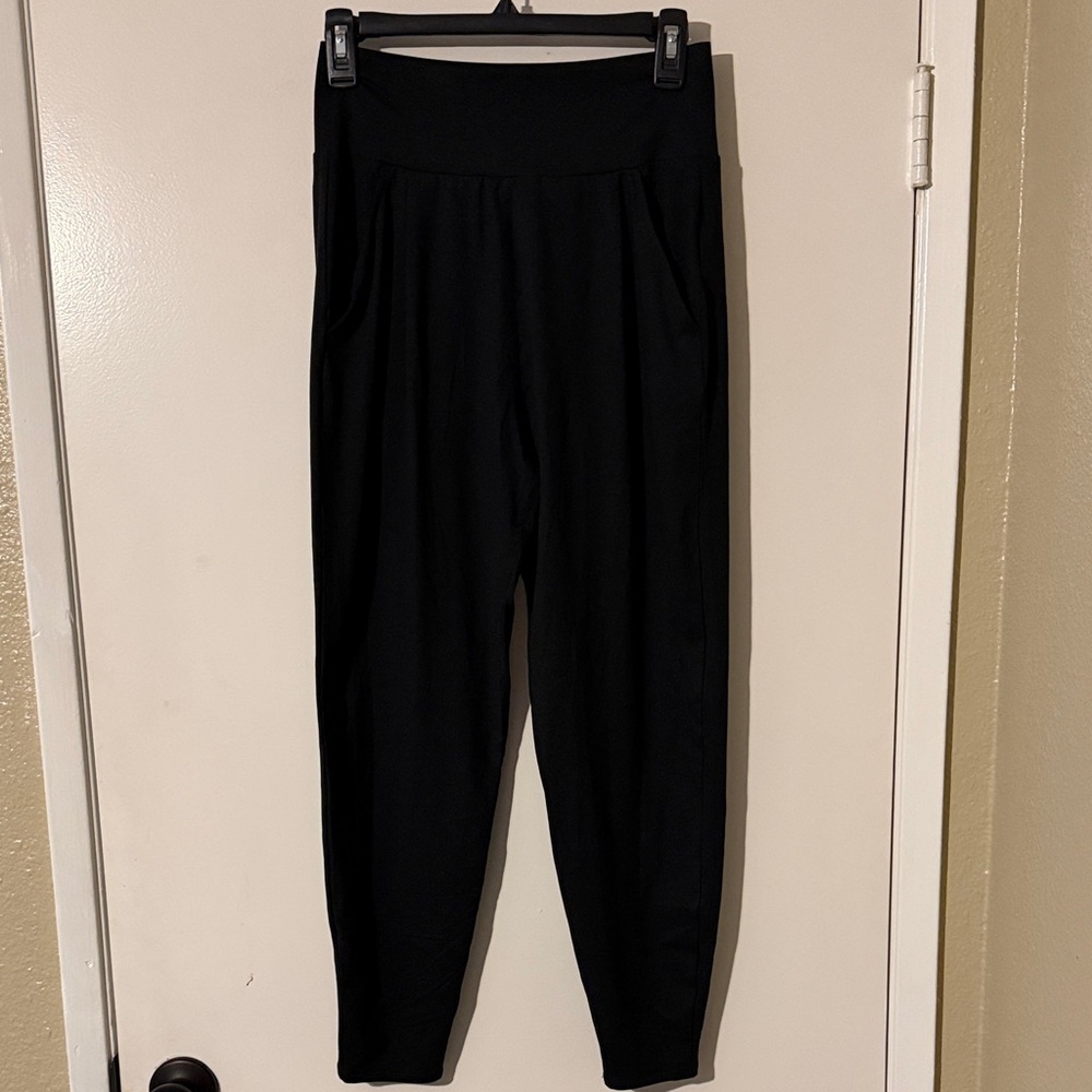 Vuori Black Leggings/joggers
